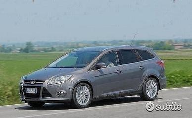 Ford focus station wagon sw ricambi