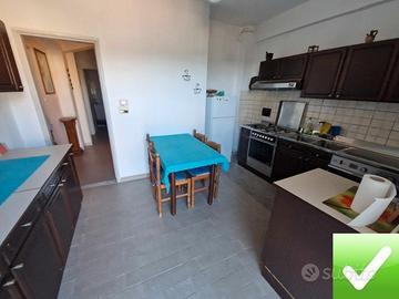 Appartamento Parzialmente Ristrutturato + P. Auto