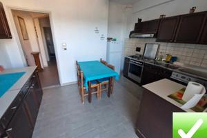 Appartamento Parzialmente Ristrutturato + P. Auto