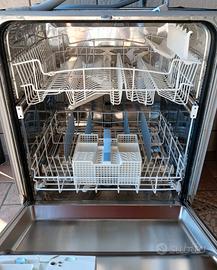 Lavastoviglie Whirlpool, 13 coperti.