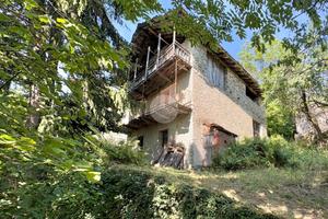 CASA SEMINDIPENDENTE A MONASTERO DI LANZO