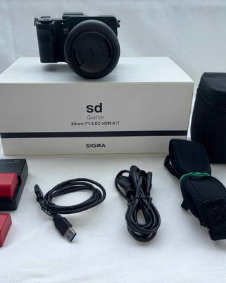 Sigma SD Quattro  30mm f/1.4 kit