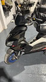 Aprilia sr