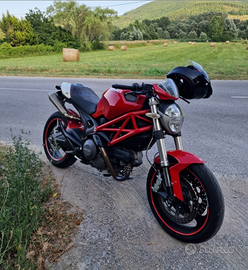 Ducati Monster 696