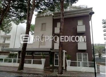 Immobile in asta di 1924 m² con più di 5 locali a 