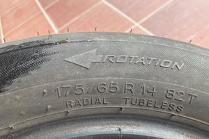 Gomme auto