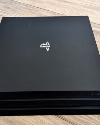 PlayStation 4 Pro 1 TB +telecomando. Pari al nuovo