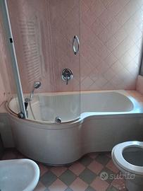 Vasca stondata con doccia