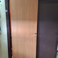 Porta in legno  con telaio