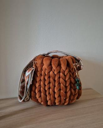 Borsa Marshmallow marrone con tracolla
