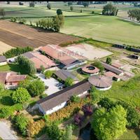 Centro equestre con Unità abitative e Ricettive