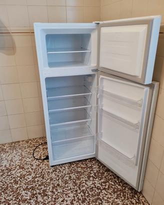 Frigorifero con congelatore Hisense RT267