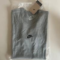 T shirt Nike nuova con cartellino
