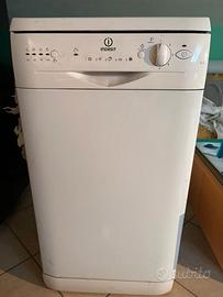 Lavastoviglie 9 coperti Indesit
