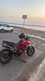 Ducati hypermotard 796