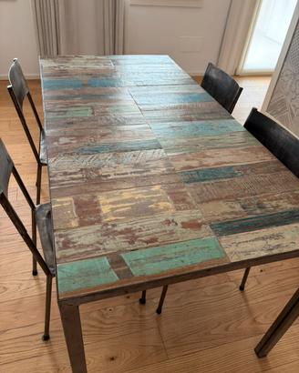 Tavolo da pranzo stile industial in legno