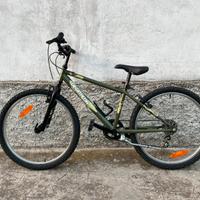 Bici Decathlon da ragazzino ruote da 24 pollici