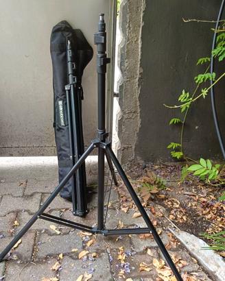 Stativi cavalletti elinchrom