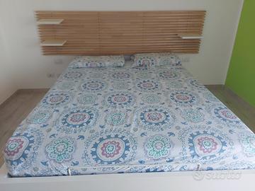 letto matrimoniale con cassettone