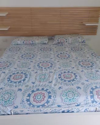 letto matrimoniale con cassettone