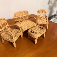 Salottino in vimini in miniatura