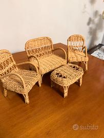 Salottino in vimini in miniatura