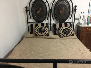 Letto in ferrobattuto dipinto 800