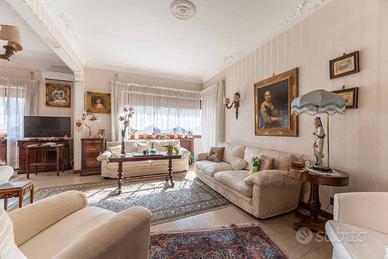 Appartamento di 160 m² con 4 locali a Roma