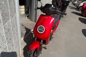 Ciclomotore NIU M+