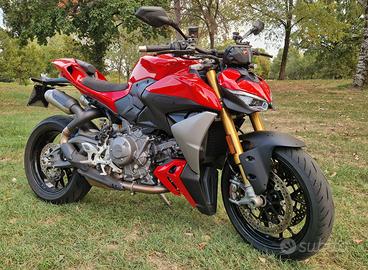 Ducati Streetfighter V2S