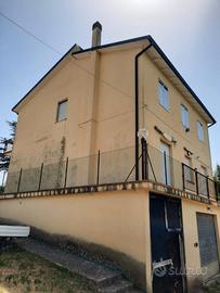 Casa indipendente con terreno