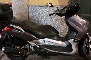 Scooter XMax 250