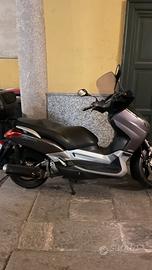 Scooter XMax 250