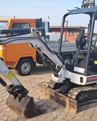 BOBCAT 323 ESCAVATORE COMPATTO CON CARRO ALLARGA
