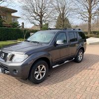 Nissan Pathfinder 2.5 dCi Sport