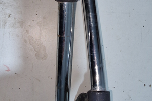 Mezzi manubri moto d'epoca e laverda 750
