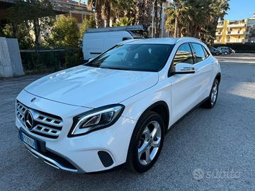 MERCEDES GLA 180 PREMIUM AUTO MY14 5P