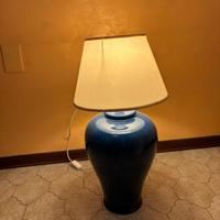 Lampada abat-jour blu e bianca