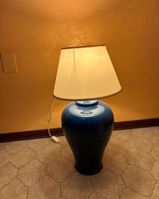 Lampada abat-jour blu e bianca
