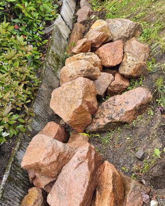 Sassi rossi ornamentali