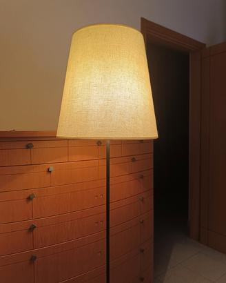 Piantana e lampade da comodino 