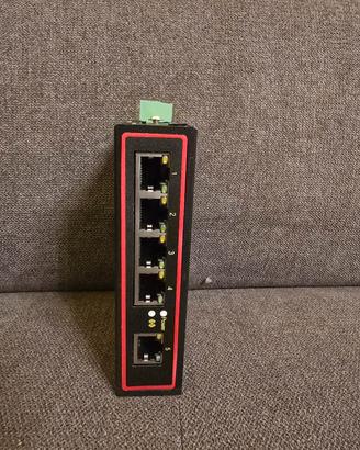 Switch industriale DIEWU 5 porte Ethernet – 5–58V 
