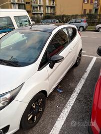 Ford Fiesta 1.5 TDCi 95 CV Black & White Edition