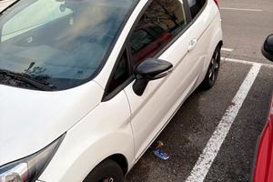 Ford Fiesta 1.5 TDCi 95 CV Black & White Edition