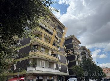 Ampio Appartamento 4 Vani con Terrazzino