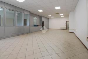 NEGOZIO A SASSUOLO