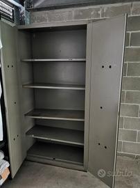 ARMADIO uso ufficio per archivio/porta documenti.