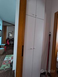 Mobile scarpiera porta scope