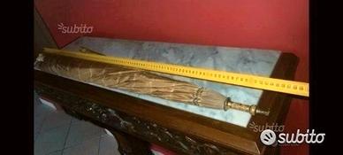 Ombrello del 700 ideale per case di moda