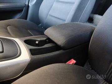 Poggia braccio AUDI A4 del 2011